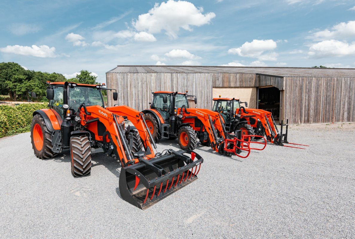 The new LK M front loaders on tractors from the M6002, M6001 U and M5002 series