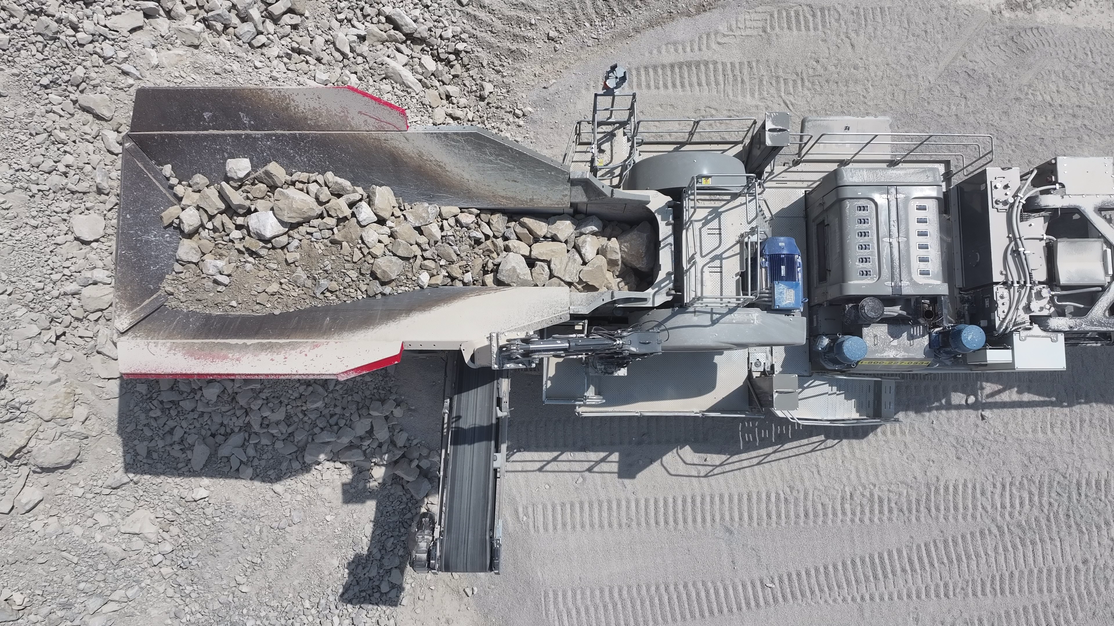  The large 13000mm x 1000mm opening allows the crusher to handle oversized material