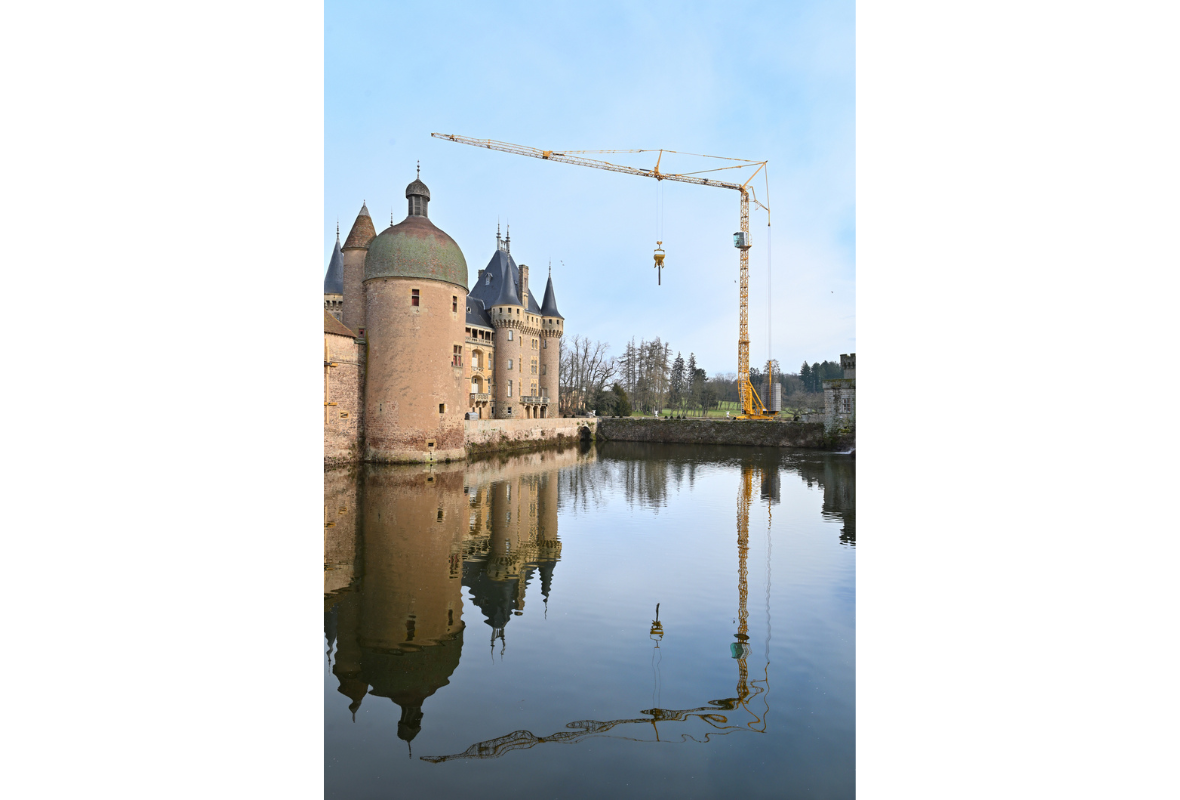 Igo T 139 self-erecting crane