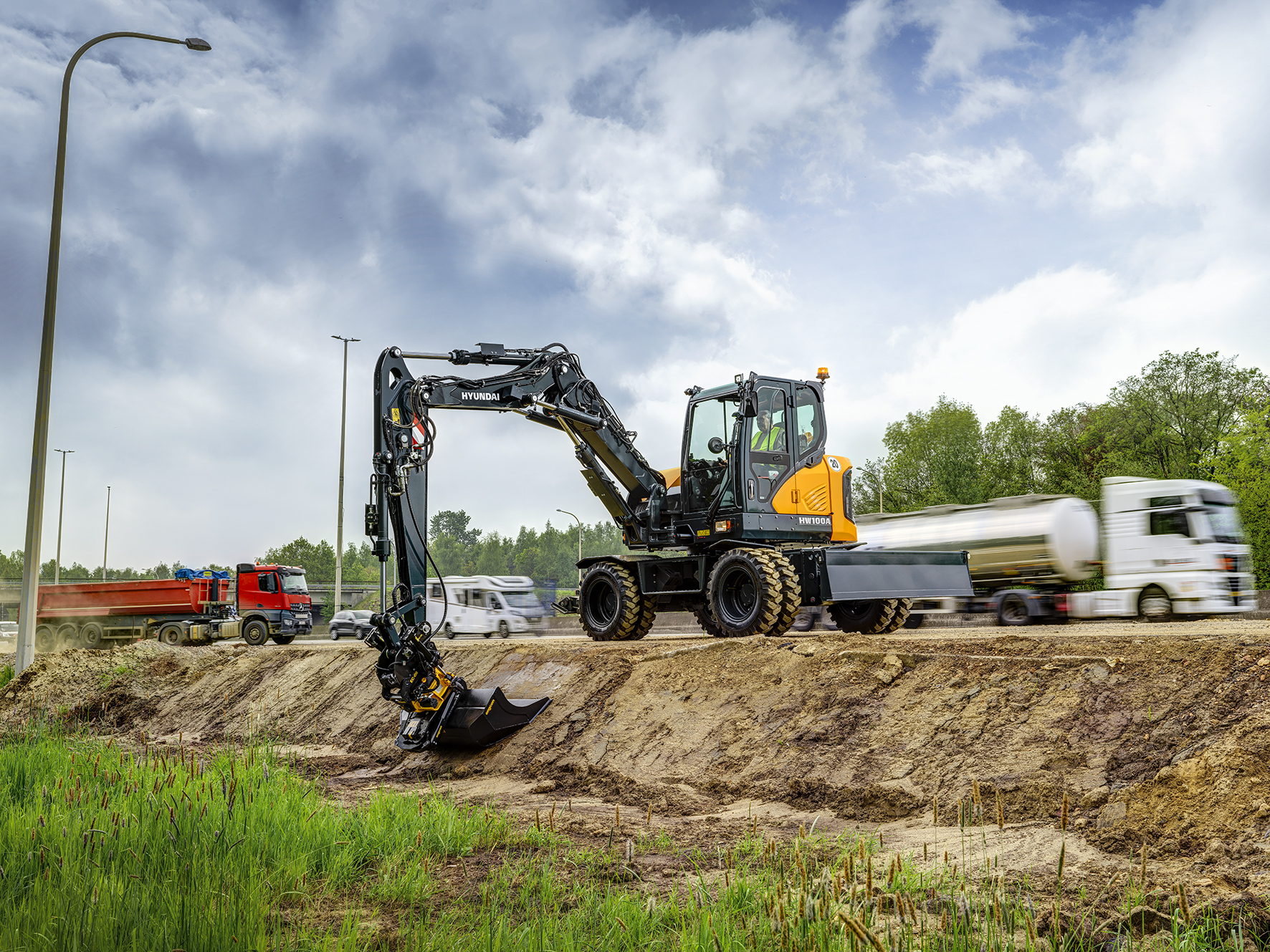 Hyundai HW100A wheel excavator