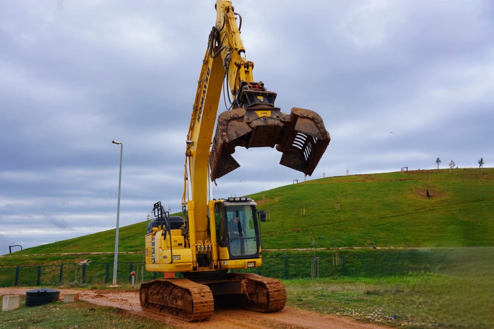 MB Crusher G1200 - KOMATSU PC 210 - Croatia