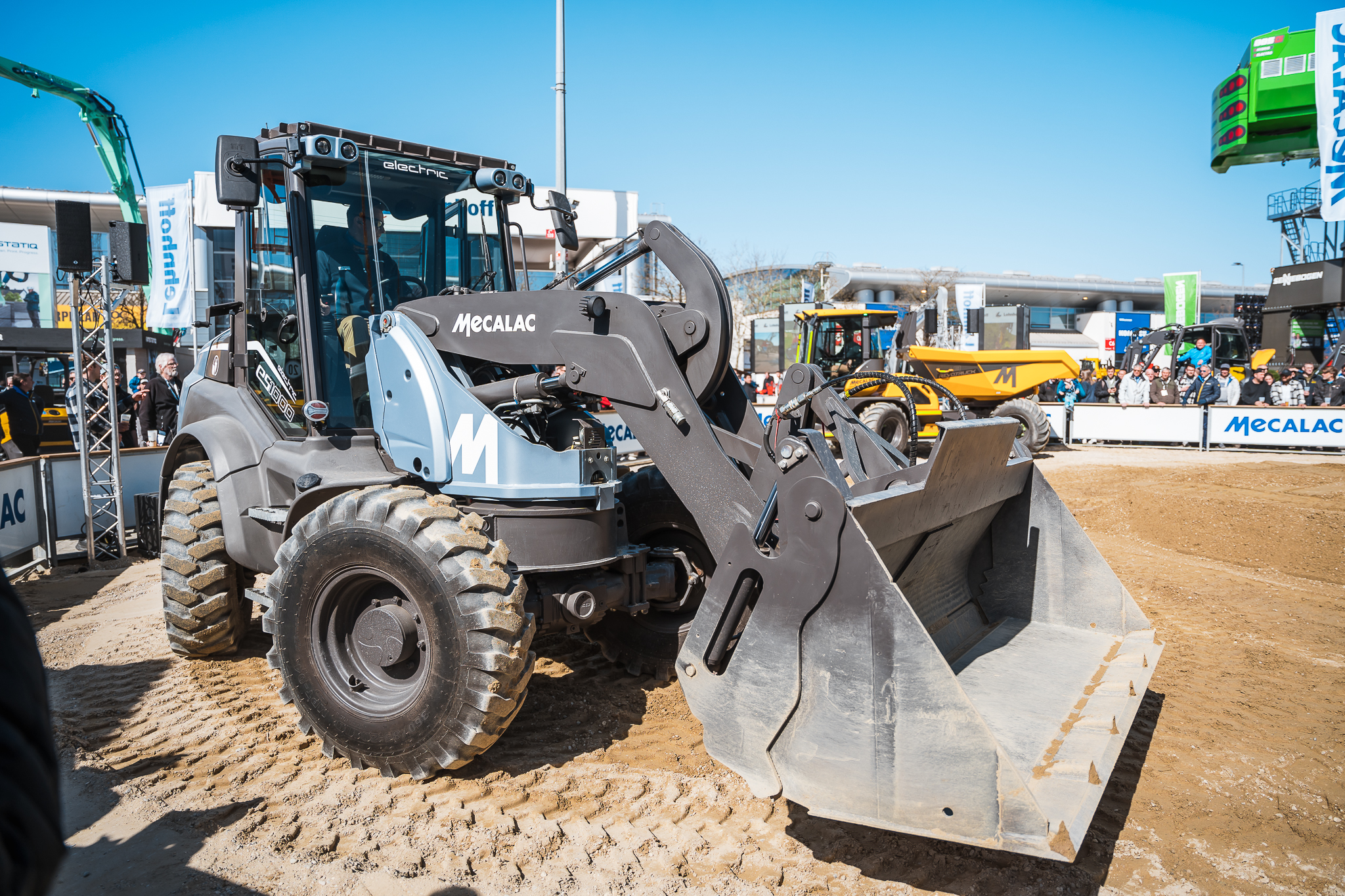Mecalac eS1000 swing loader 