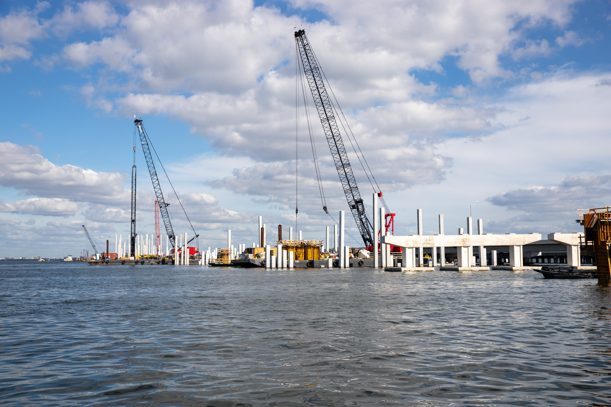 Mega fleet of Manitowoc crawler cranes creates a new chapter in the history of iconic Florida bridge