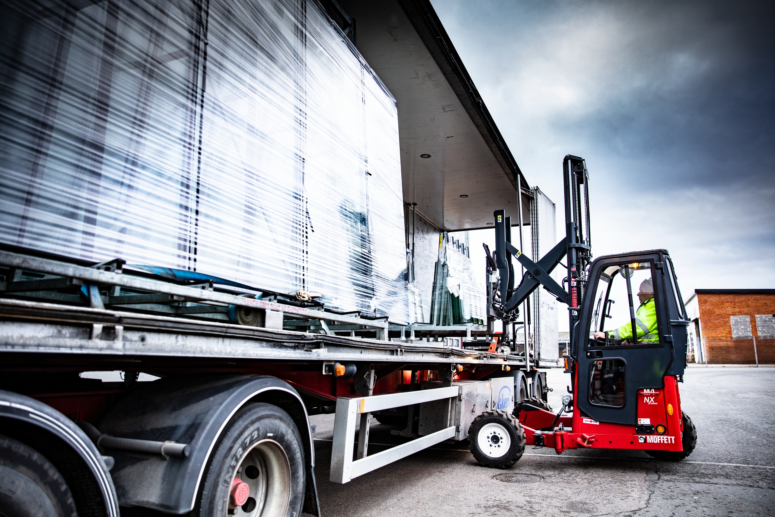 MOFFETT M4 NX