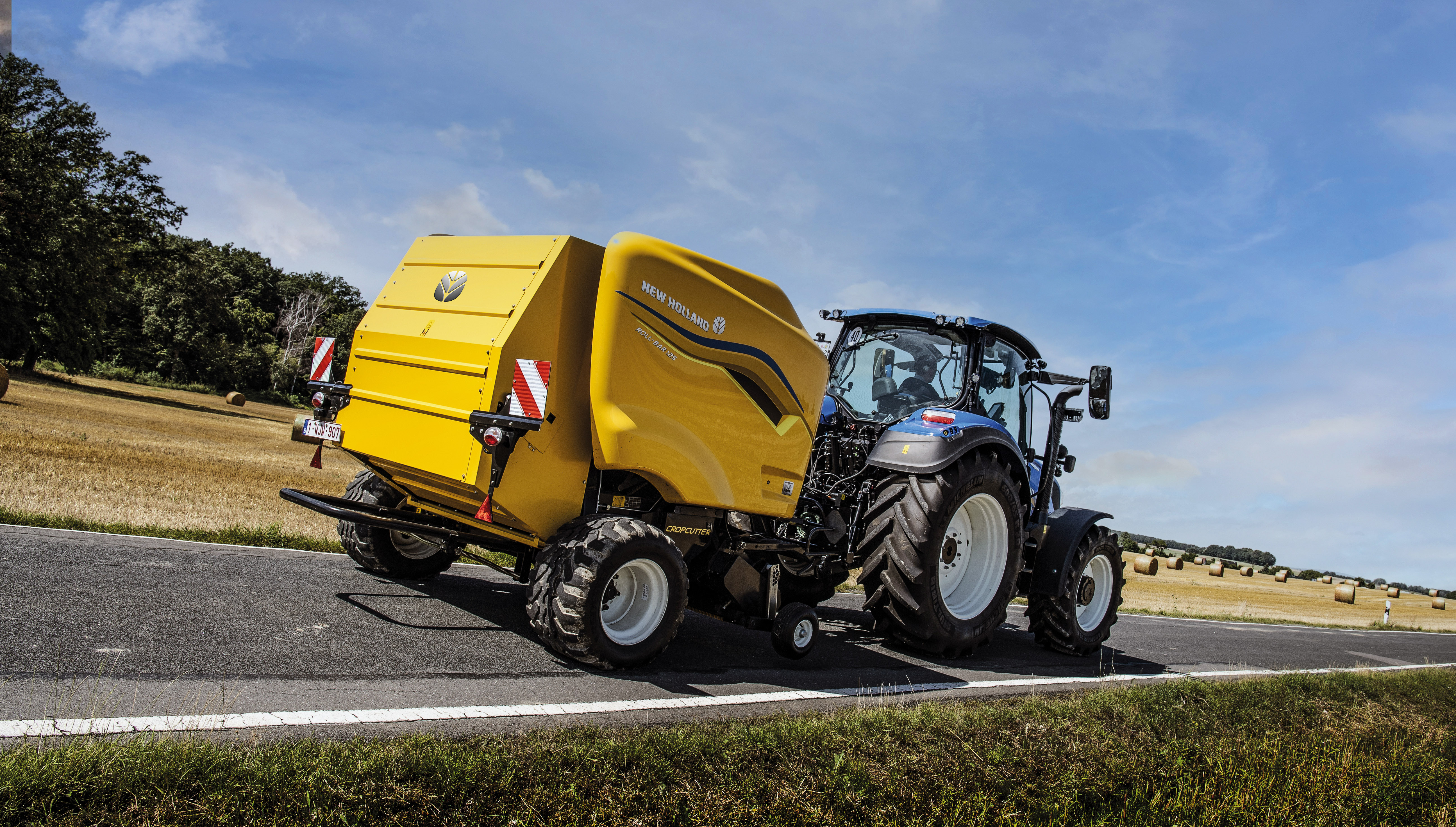 New Holland launches new Roll-Bar 125 fixed chamber round baler