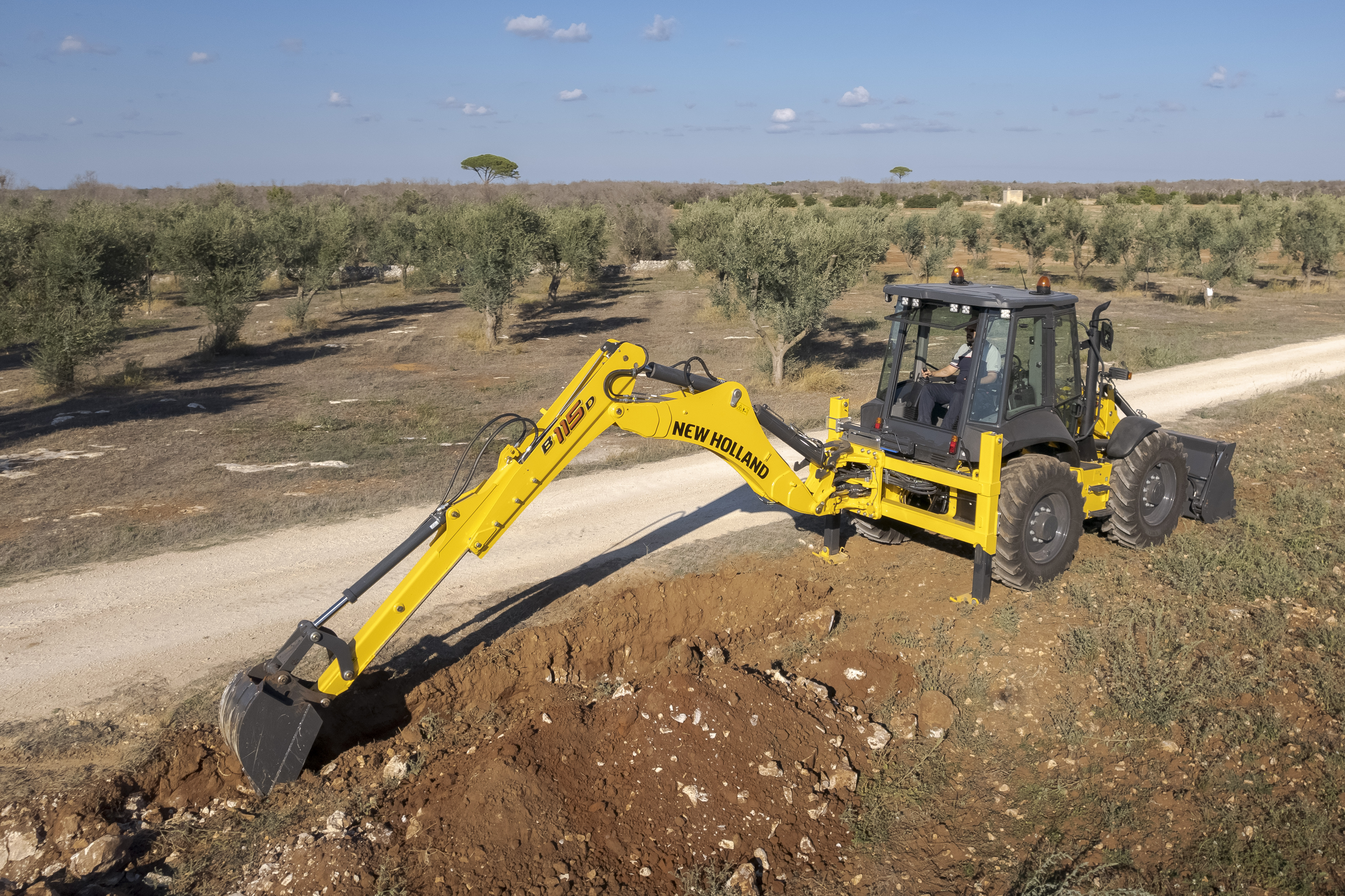 New Holland raises the bar on performance and comfort with the new D Series Backhoe Loader <br> Image source: New Holland Agriculture Europe