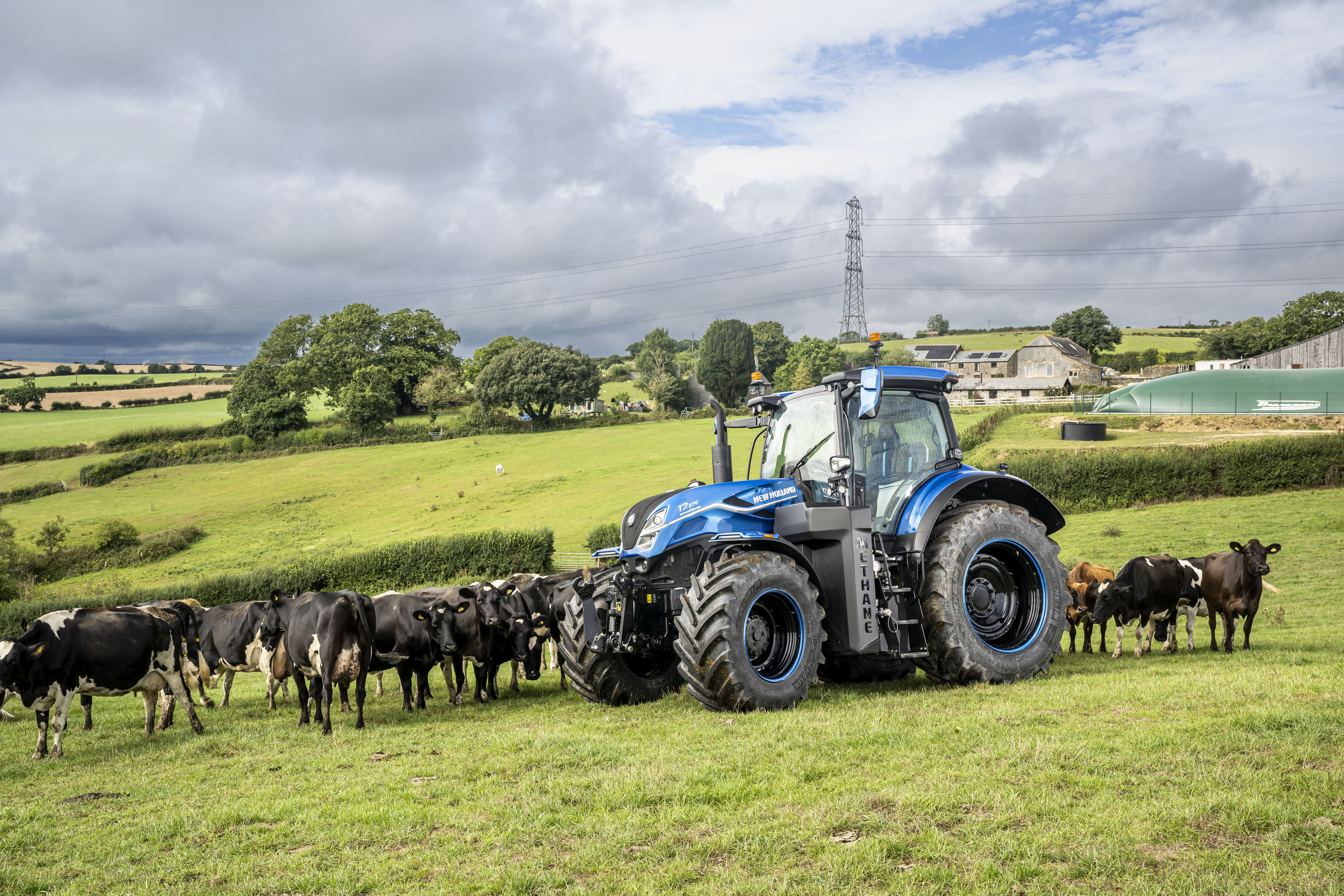 New Holland T7 Methane Power LNG Tractor