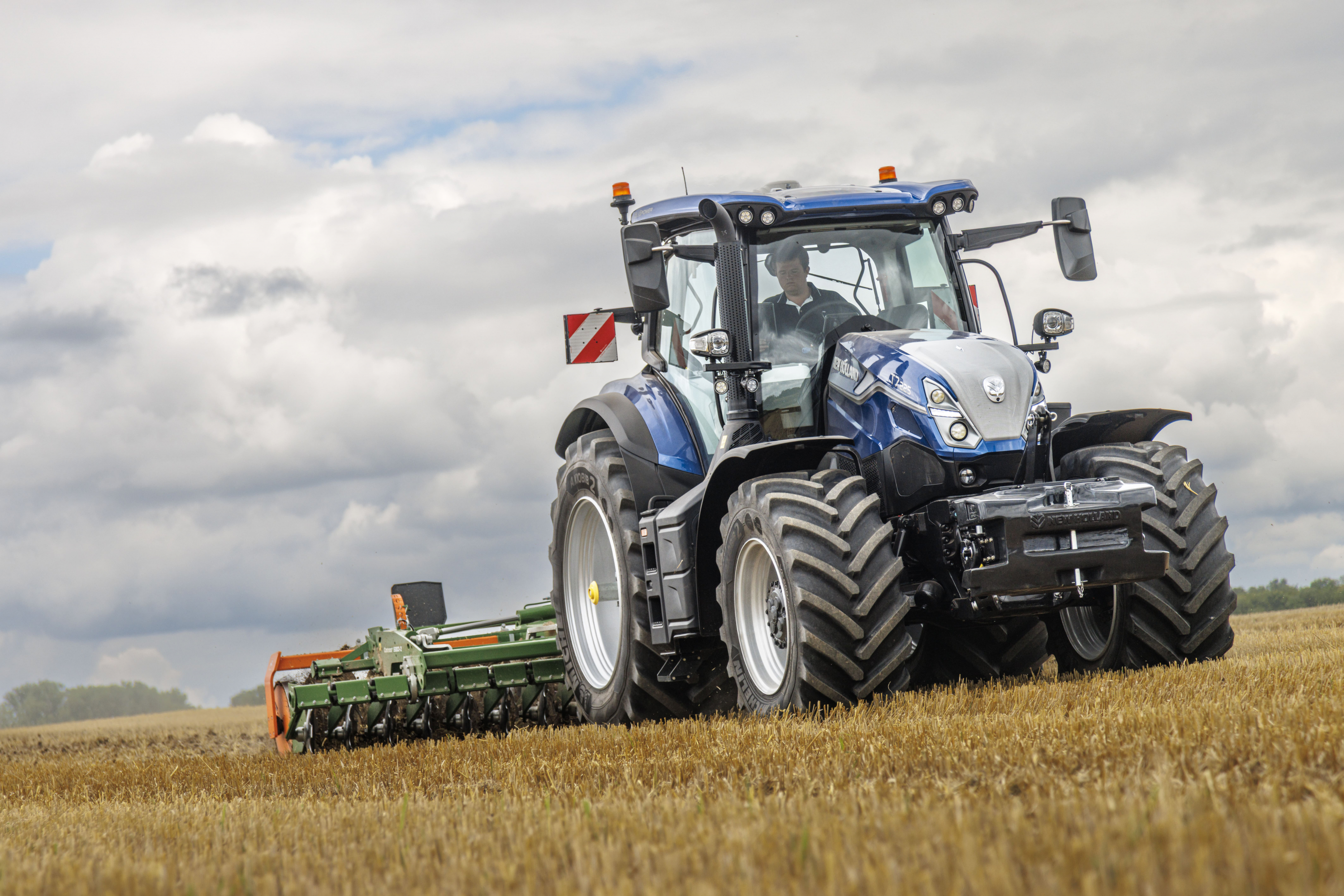 New Holland T7 Standard Wheelbase