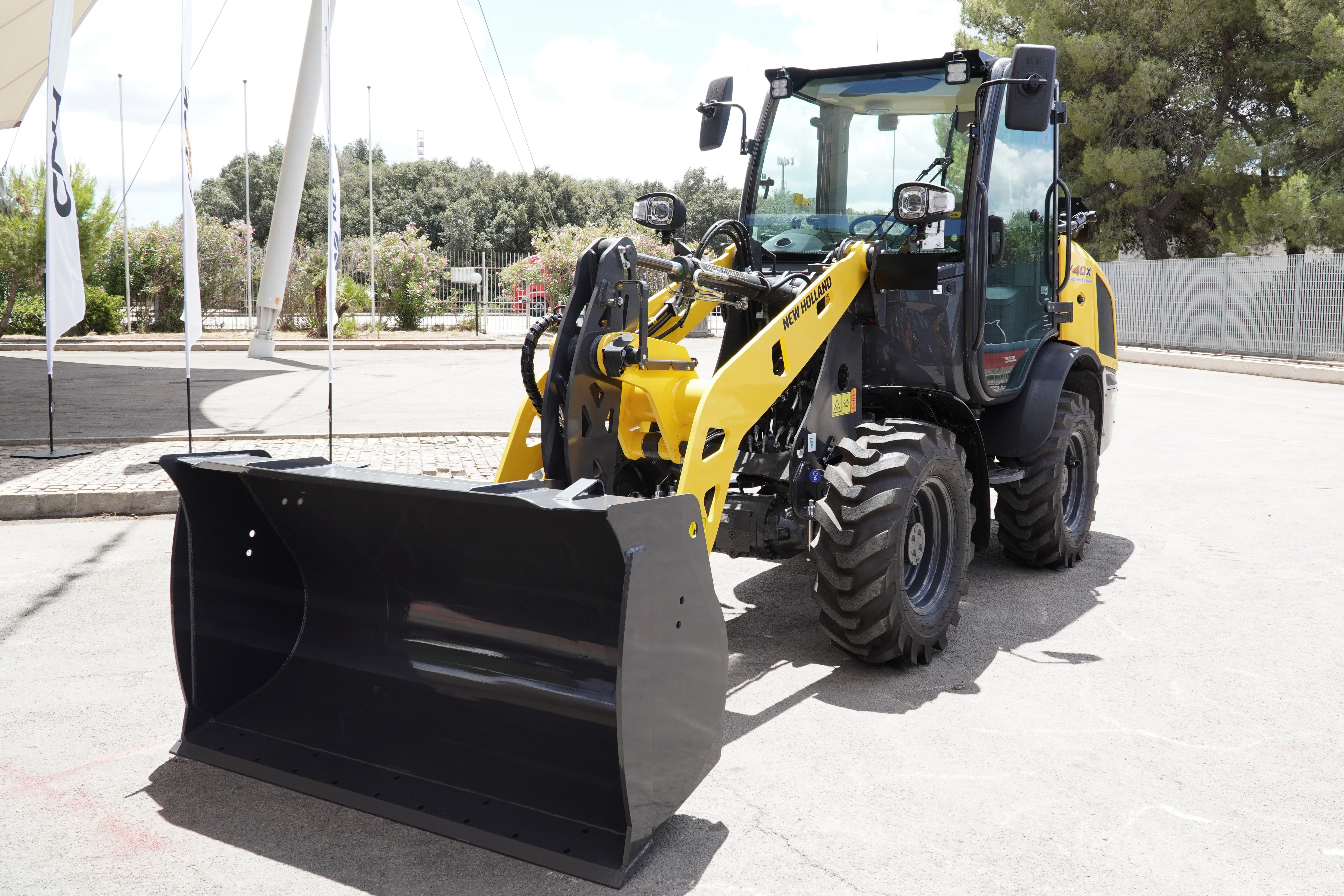 New Holland W40X