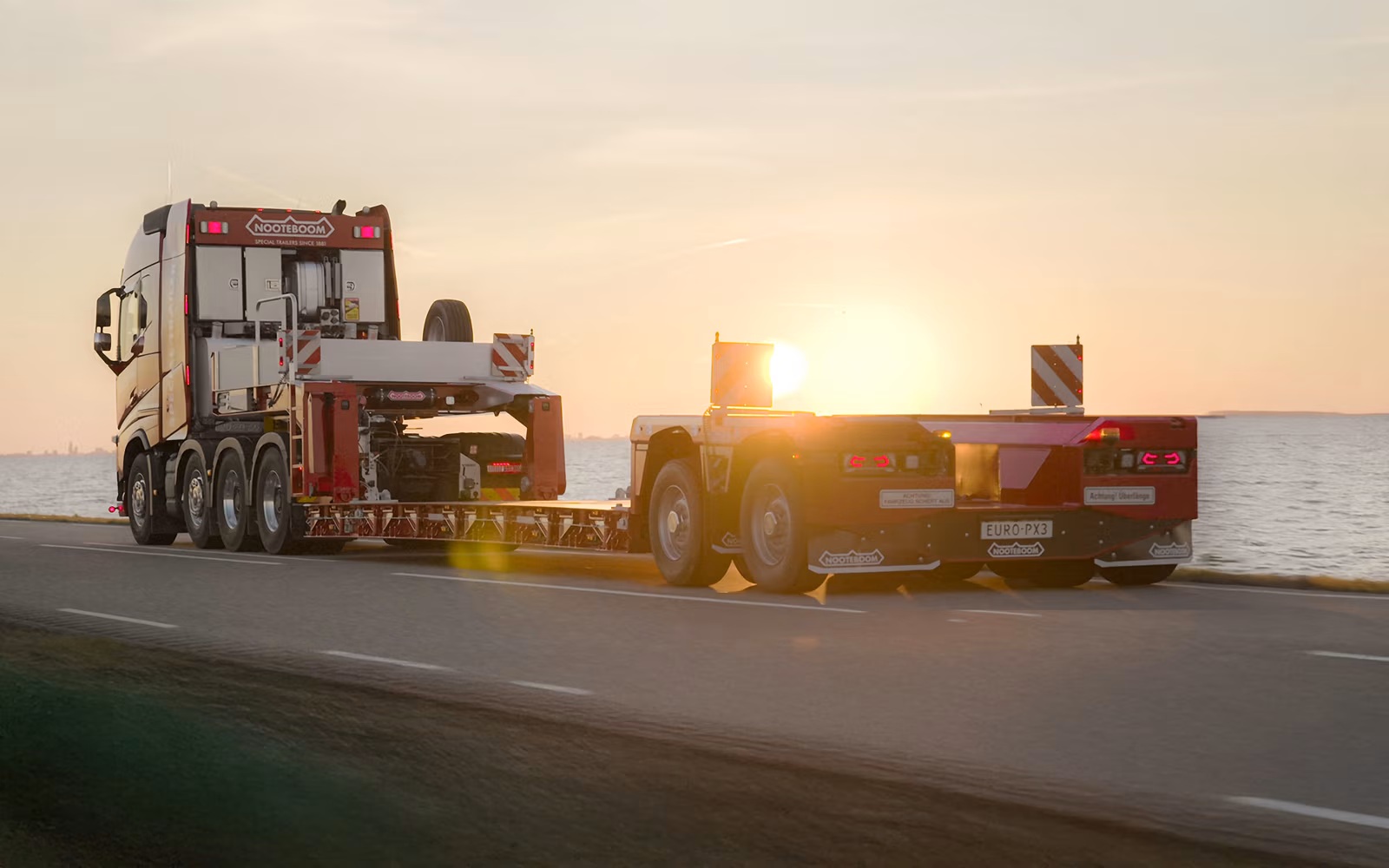 Nooteboom introduces the 2-axle EURO-PX3 at Solutrans in Lyon