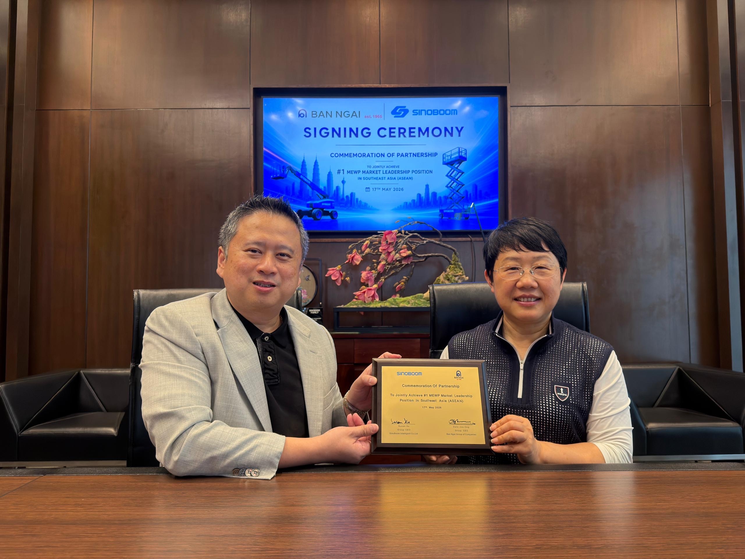 Ong Joe U, Managing Director of Ban Ngai Group and Susan Xu, Group CEO of Sinoboom