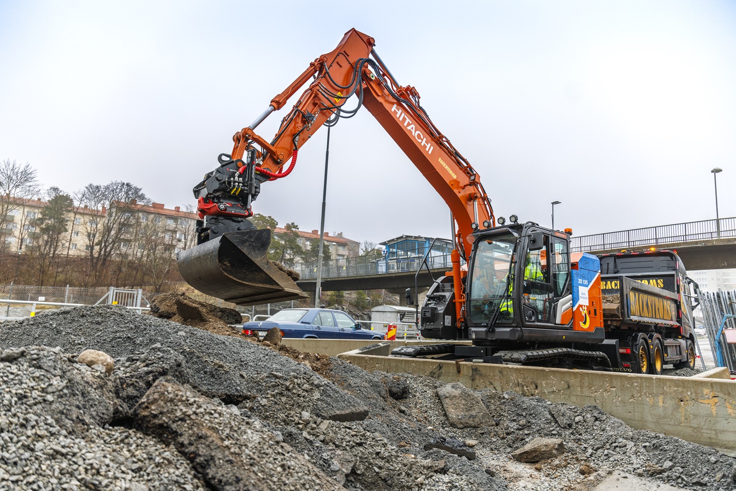 Powering the future – Hitachi Construction Machinery takes electric equipment on European tour