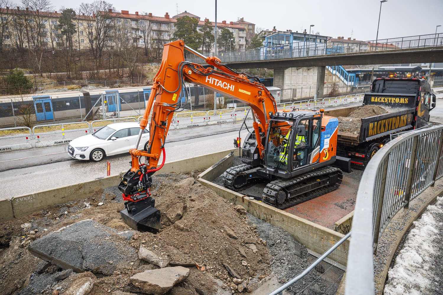 Powering the future – Hitachi Construction Machinery takes electric equipment on European tour