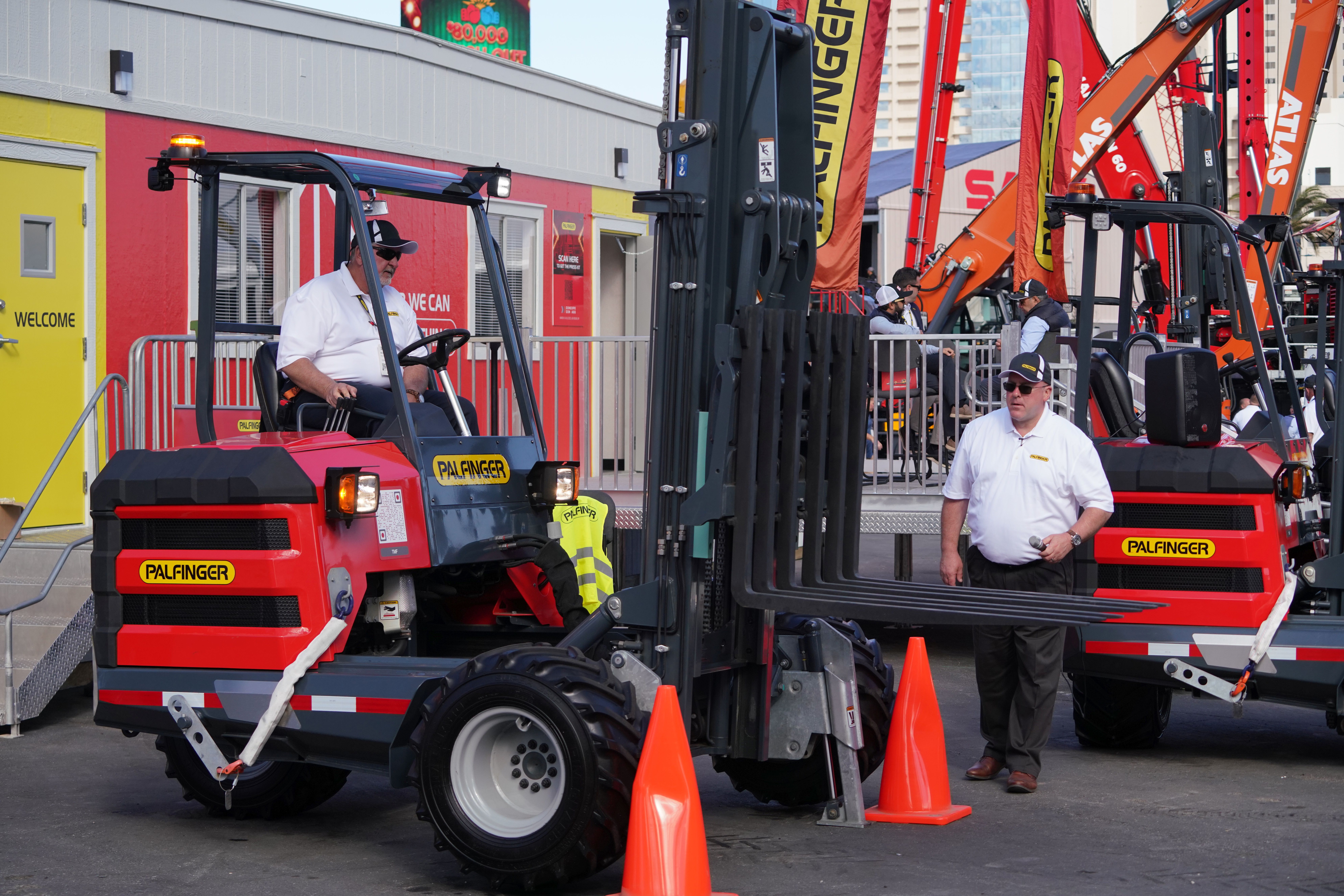 PALFINGER presents innovative lifting solutions, such as the new FHS Series of Truck-Mounted Forklifts, at CONEXPO.