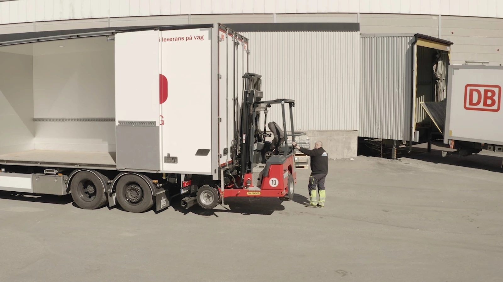 From One Job to the Next with the PALFINGER FLC 253 Truck Mounted Forklift