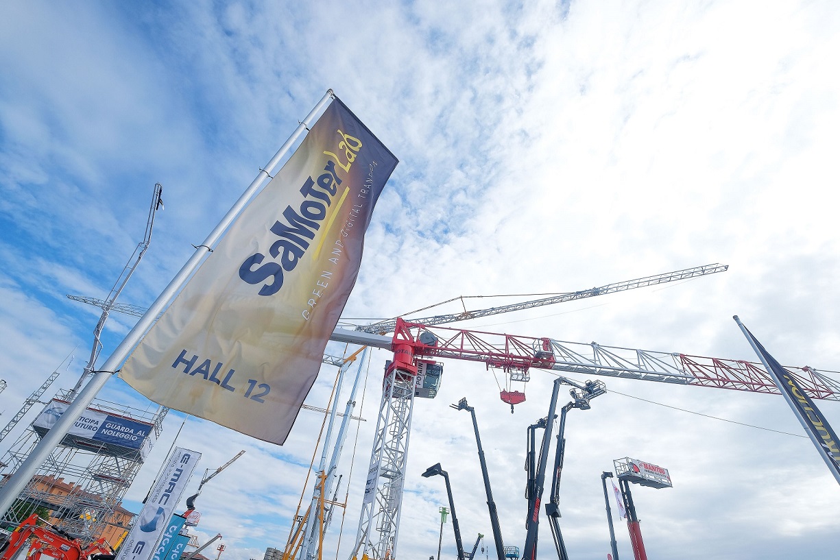 Construction machinery: positive first half only for road building