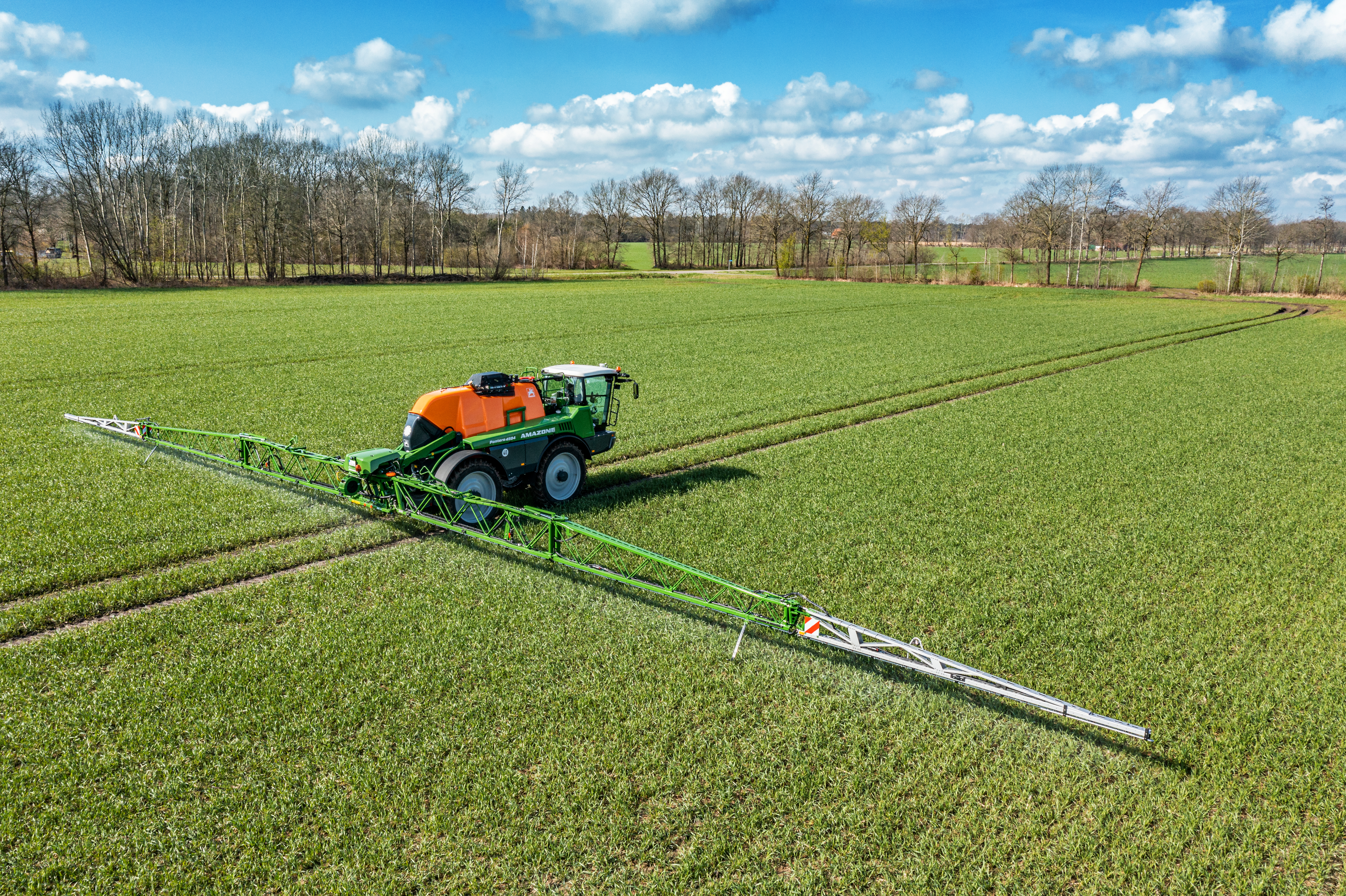 The new Pantera 4504 sets the highest standards in precision plant protection application and operational comfort.