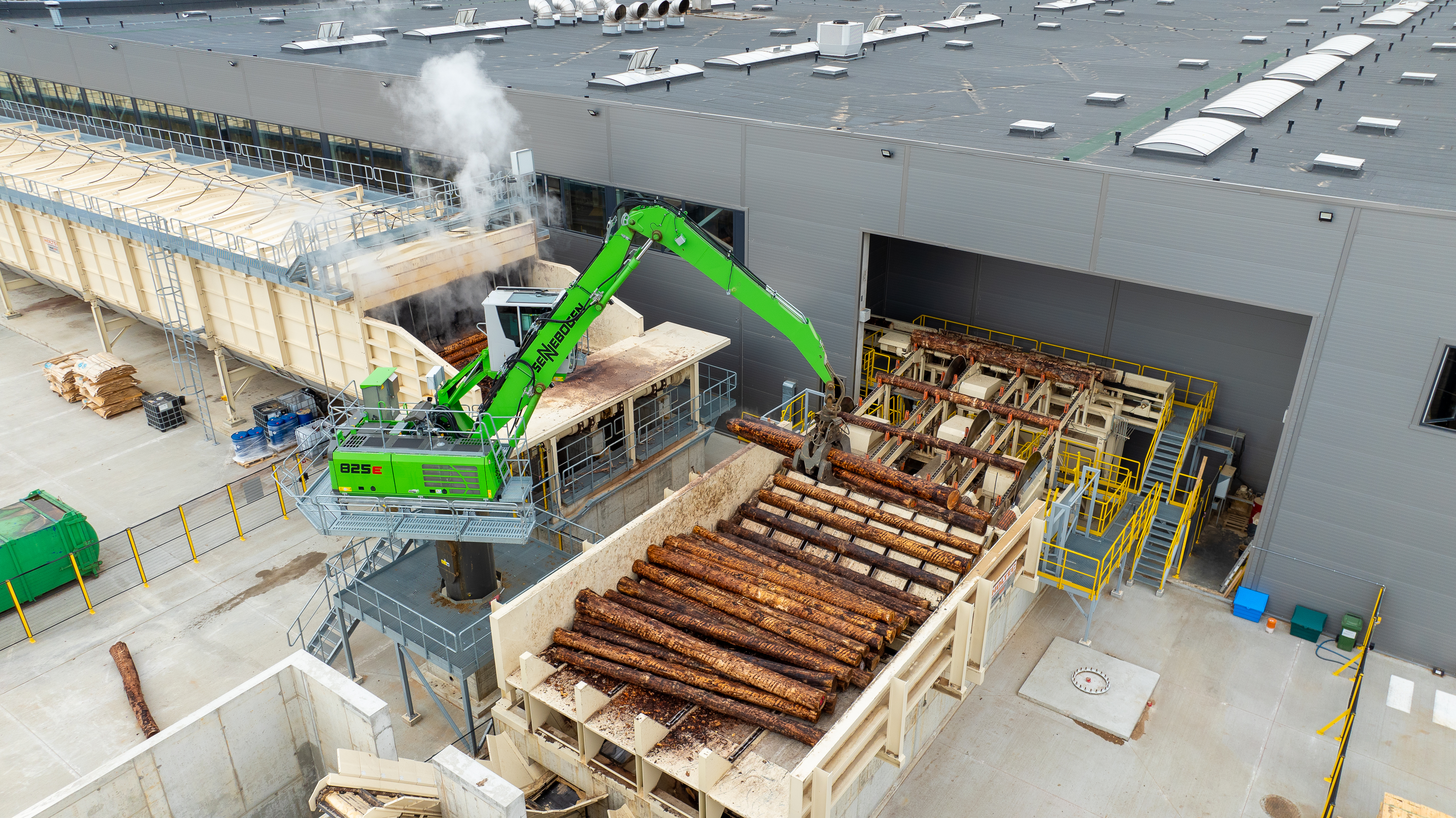 Electric Material Handler Optimizes Material Logistics