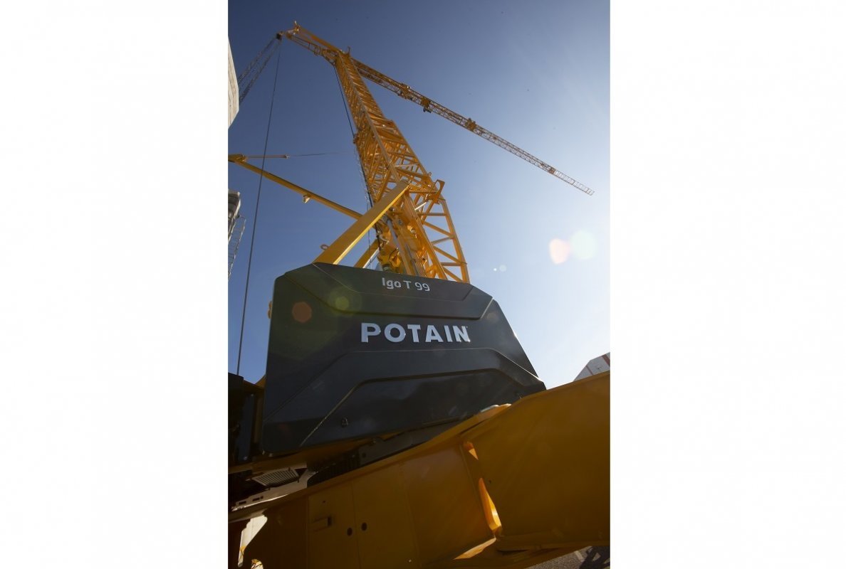  Potain self-erecting crane Igo T 99 