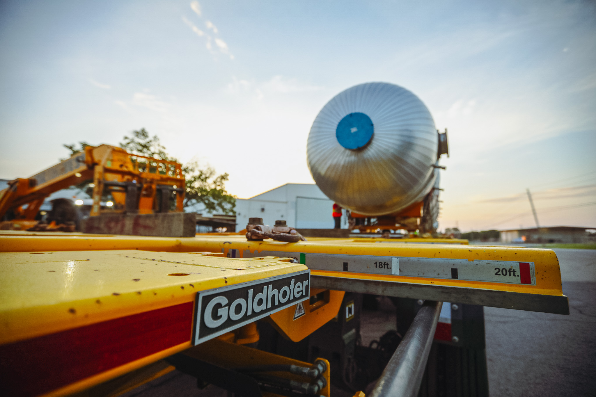 Widening under load while rolling: The THP/DC makes light work of meeting varying regional regulations.