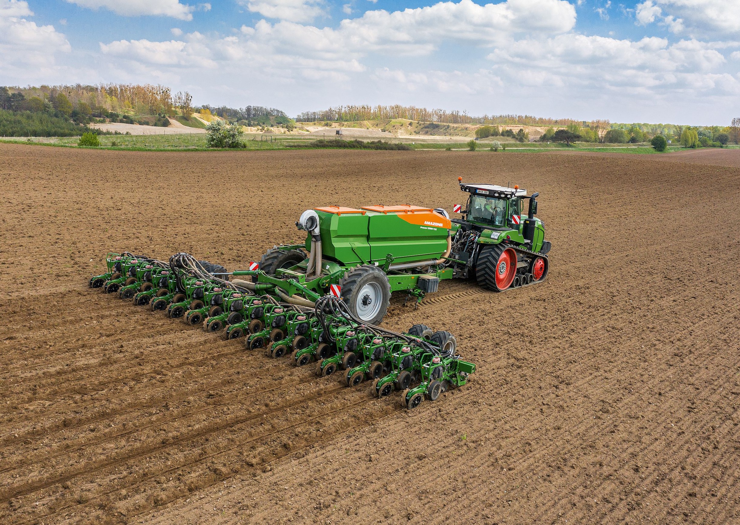 The new Precea-TCC trailed precision air seeder sets the standards in precision, output and intuitive controls.