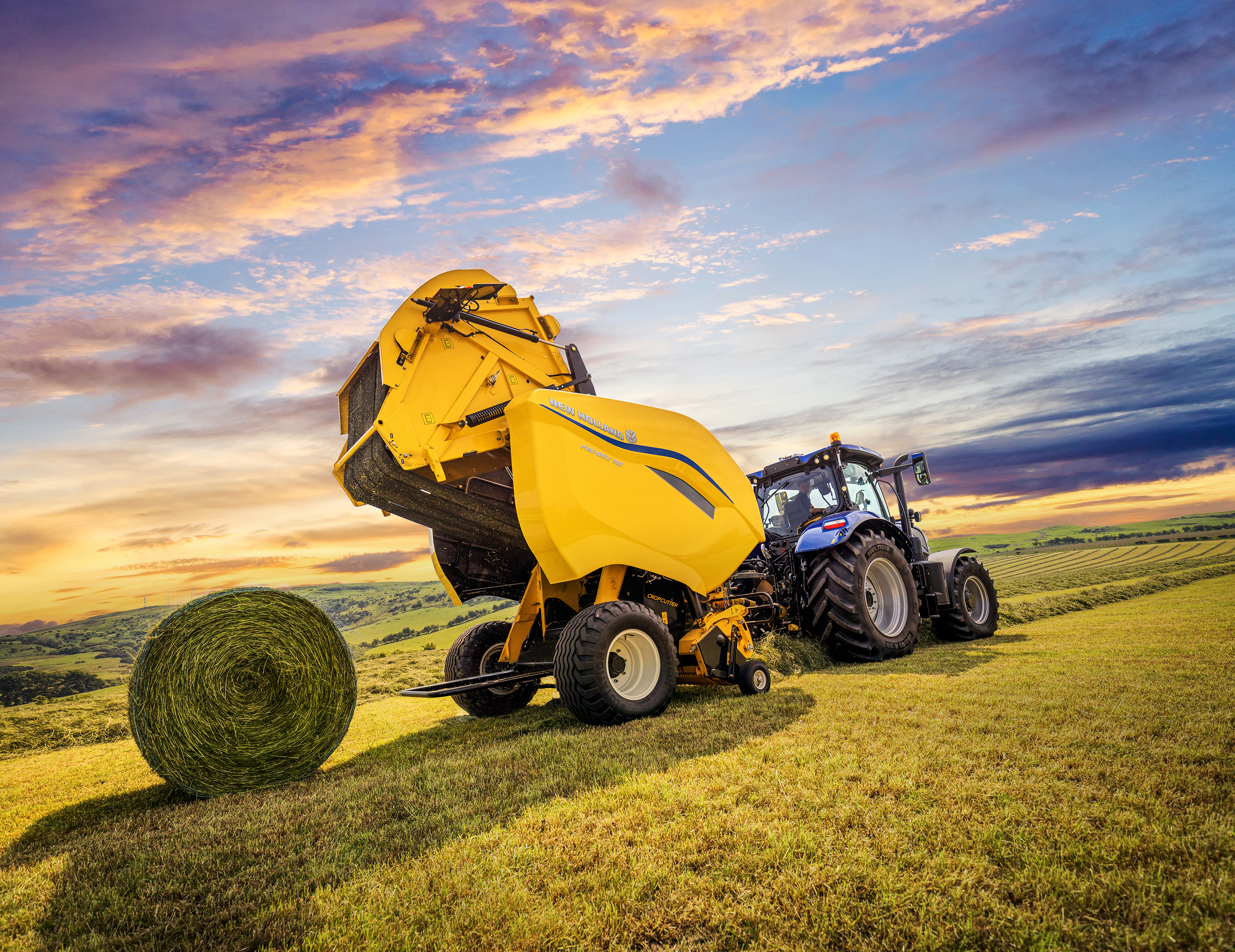 Pro-Belt™ Series Variable Chamber Round Balers