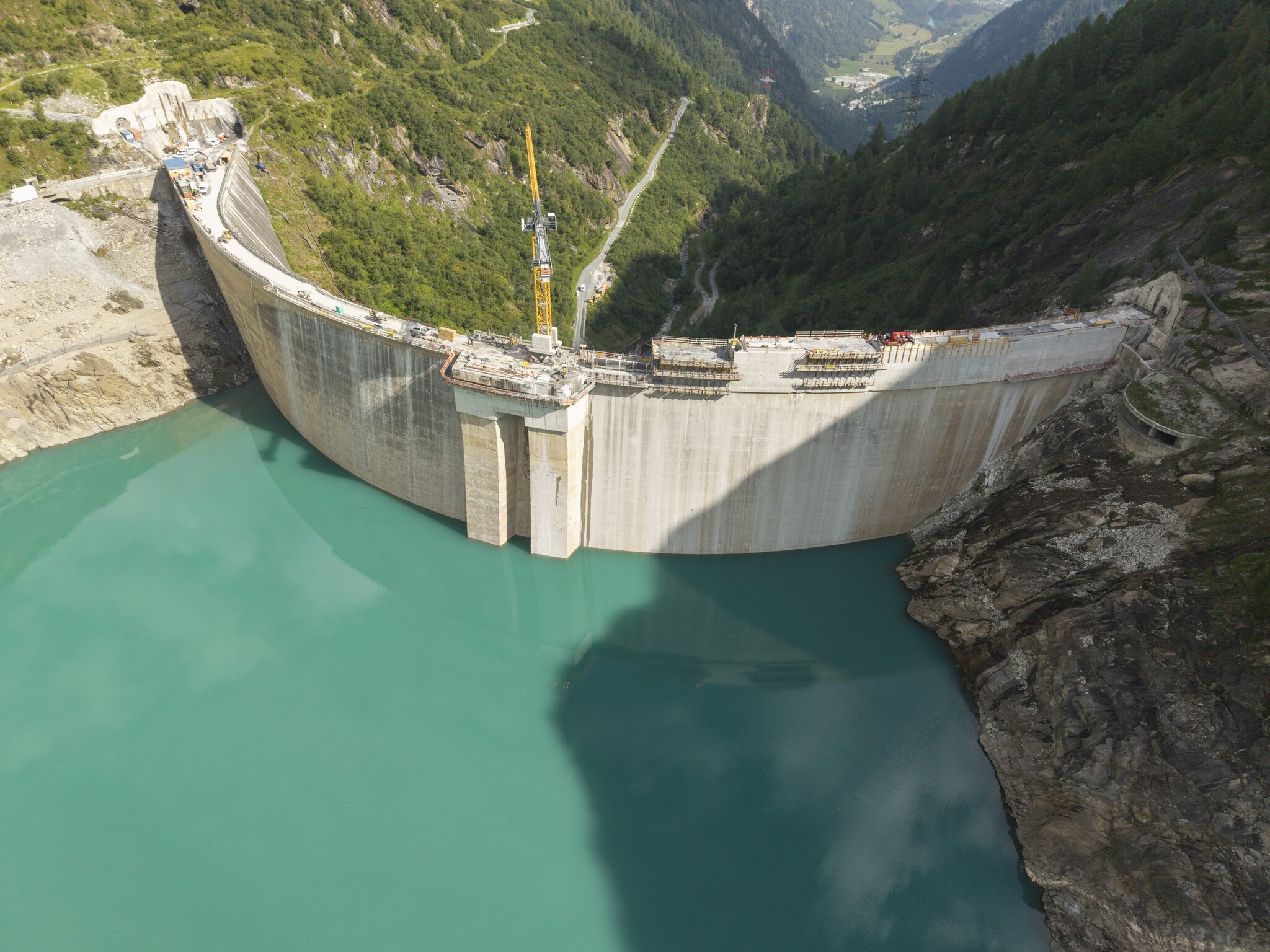 The “Limberg Dam” in Kaprun is being raised by nine meters with the support of Doka solutions.