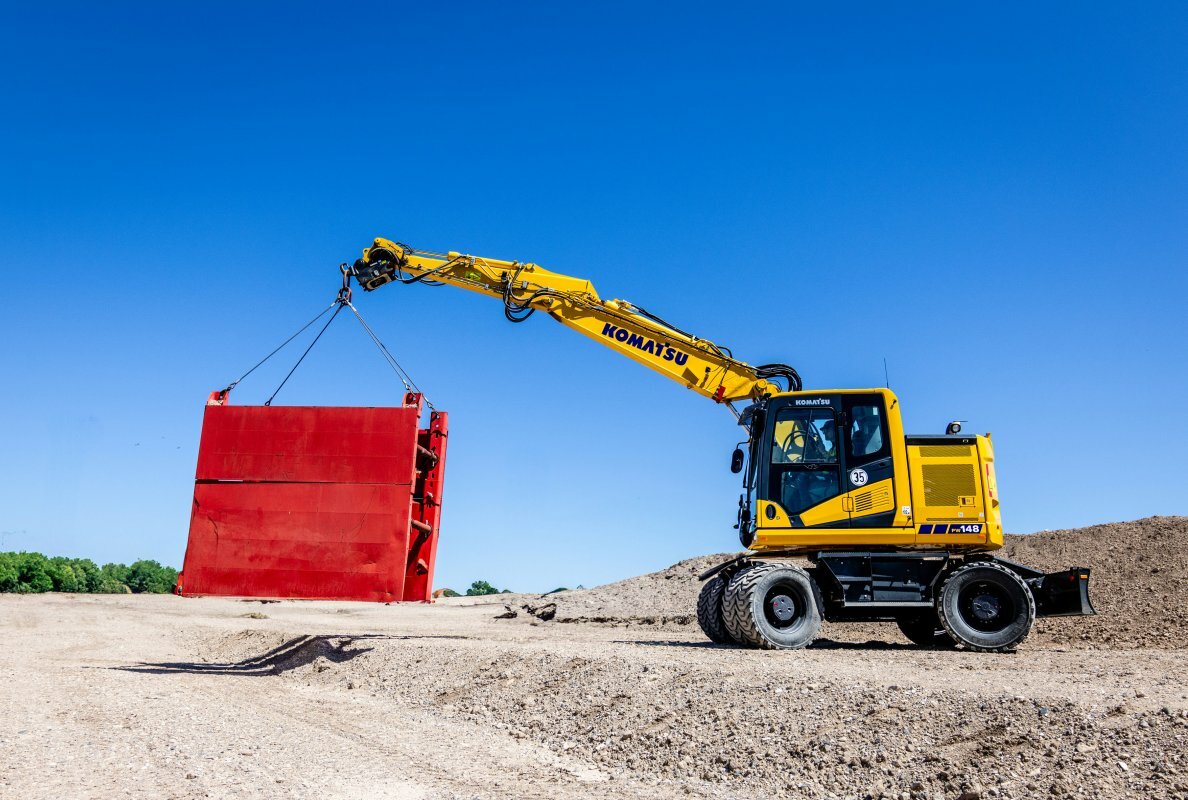 Komatsu PW148-11 wheeled excavator