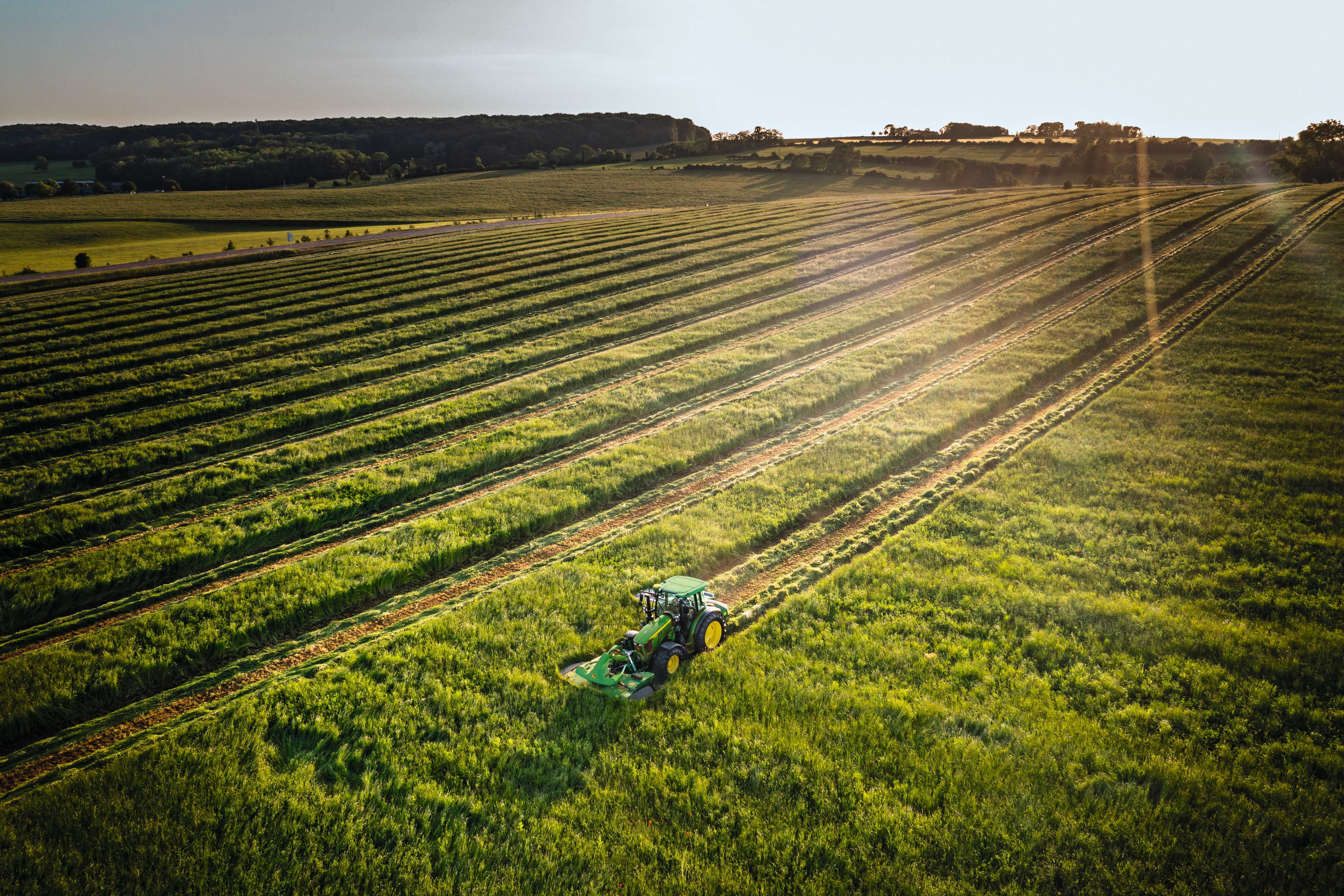John Deere Introduces New 5M Tractor 