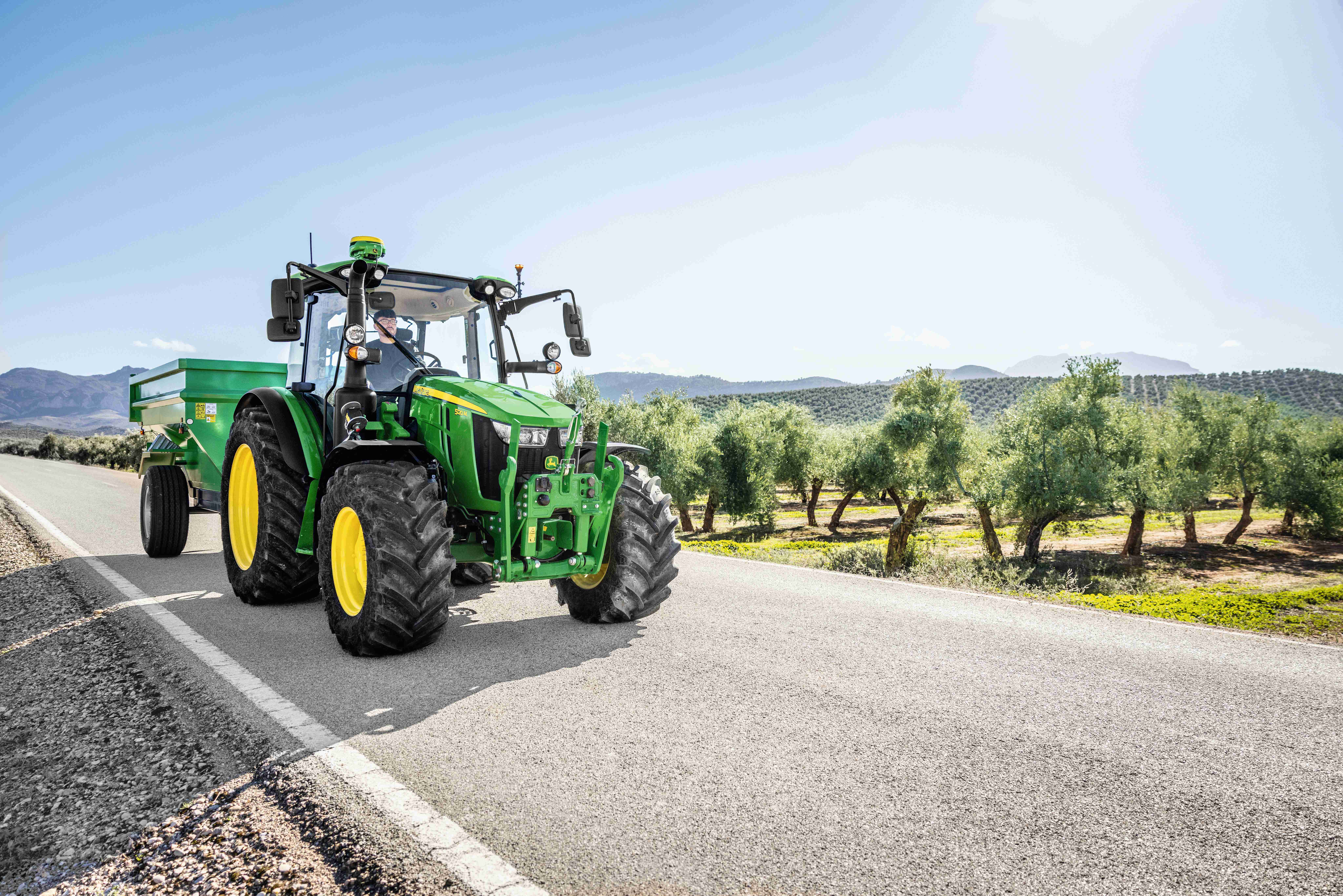 John Deere Introduces New 5M Tractor