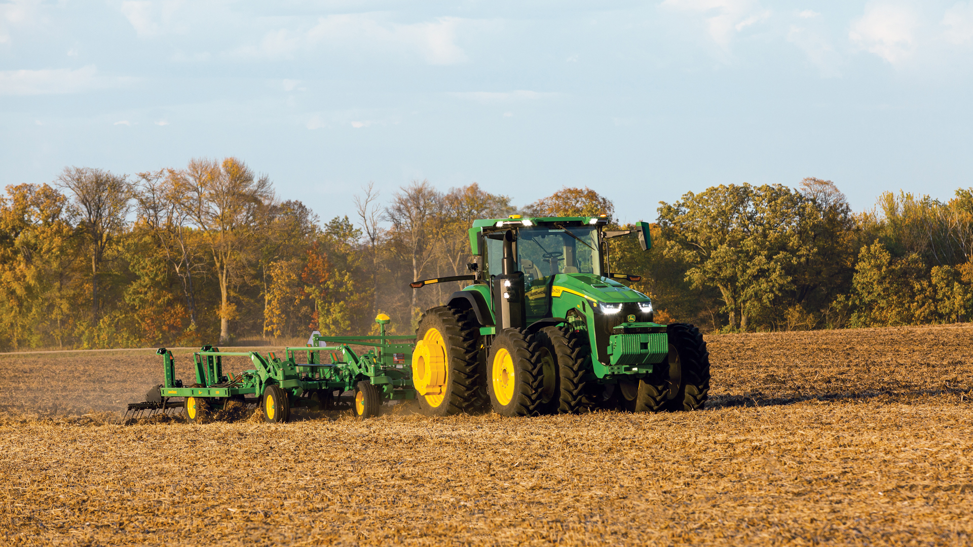 John Deere Reveals Fully Autonomous Tractor at CES® 2022 <br> Image source: Deere & Company