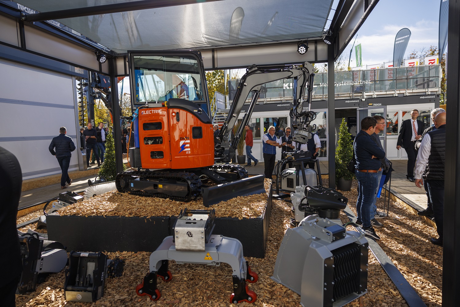   	 Hitachi presents prototype two-tonne electric excavator at Bauma