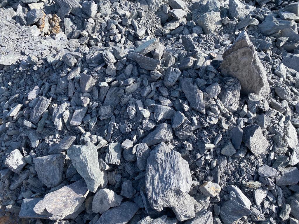 600,000 tons of dolomite limestone with a diameter of up to 800mm is crushed annually by T.M.Q. to a final product size of 0/32 mm.