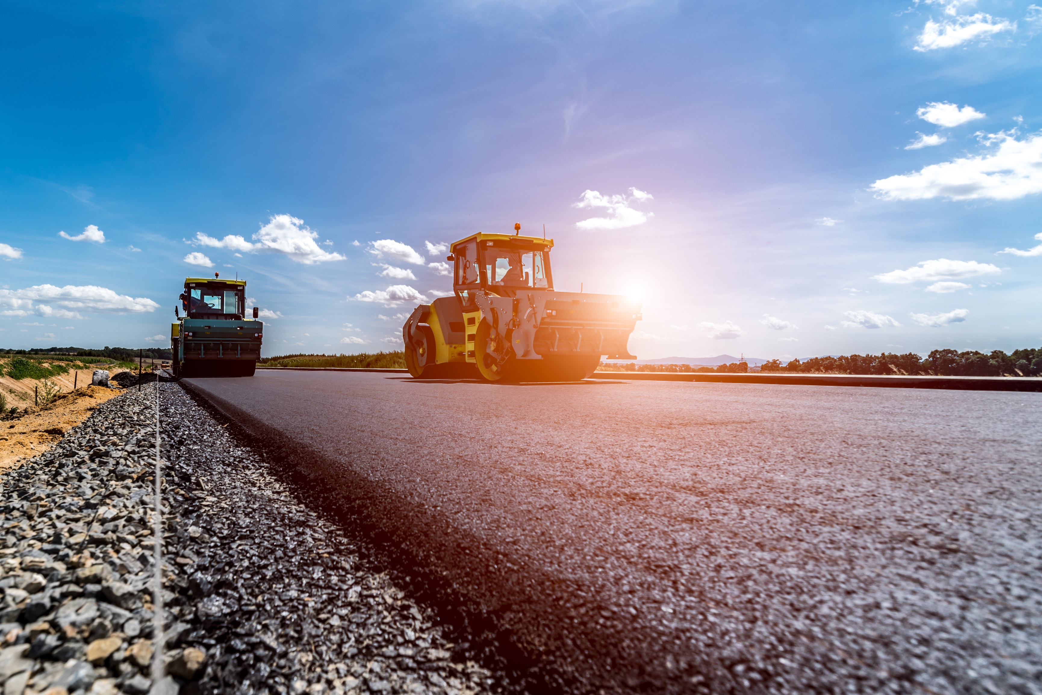 Construction machinery manufacturers closer to common road circulation requirements for mobile machinery