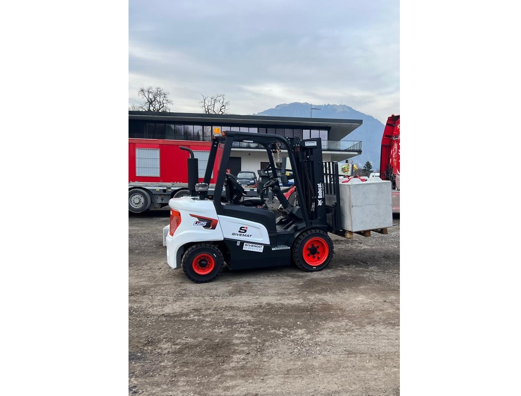 Sivemat: Bobcat Expertise in the Mountains