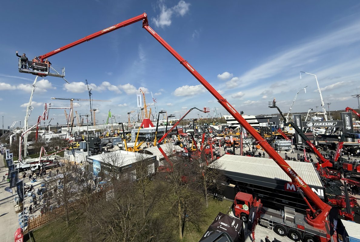 The RUTHMANN STEIGER® T 570 HF Hybrid was presented live for the first time at bauma 2025 in Munich.