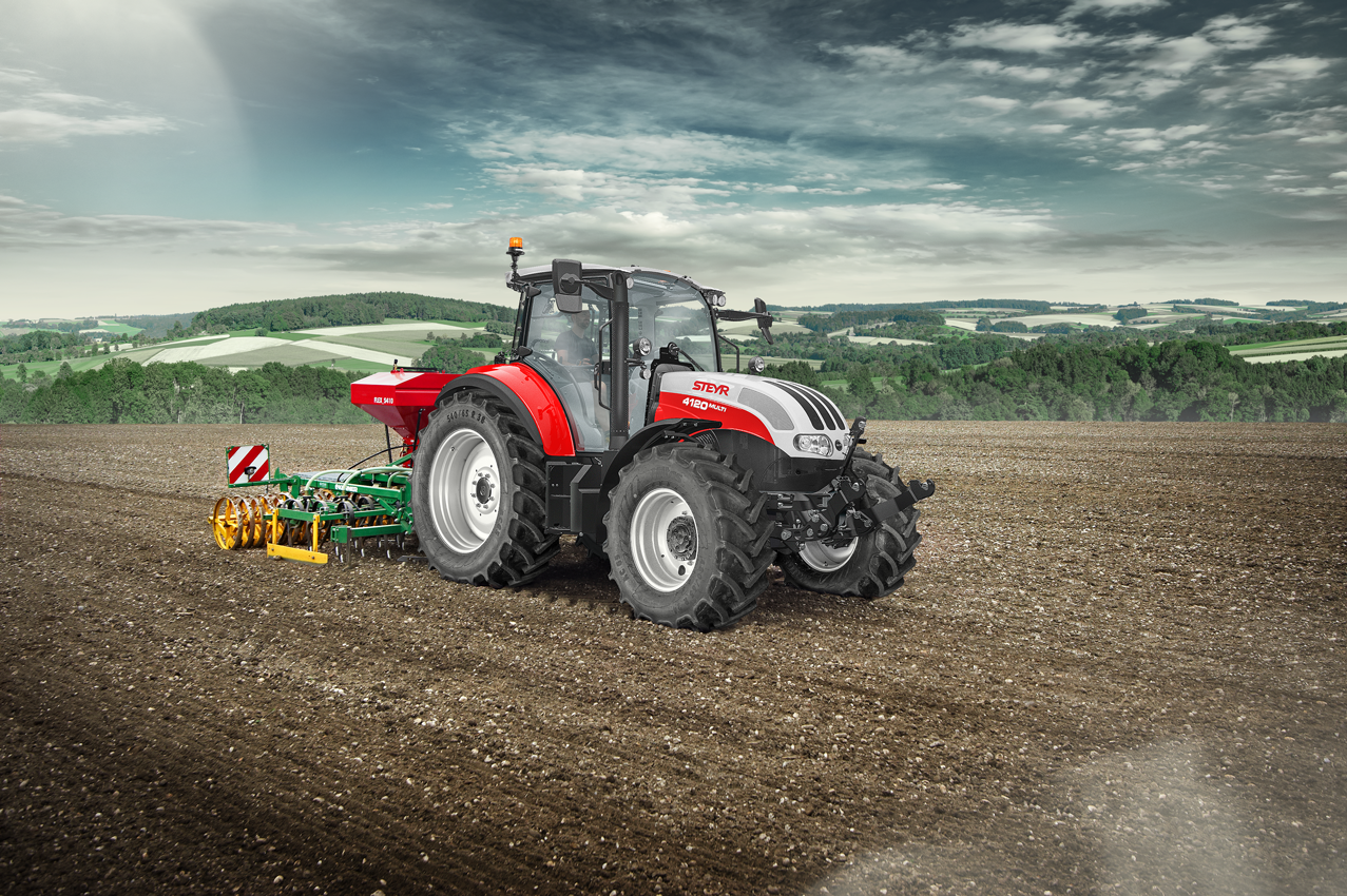 Steyr® enhances utility tractor offering with new multi and kompakt ranges