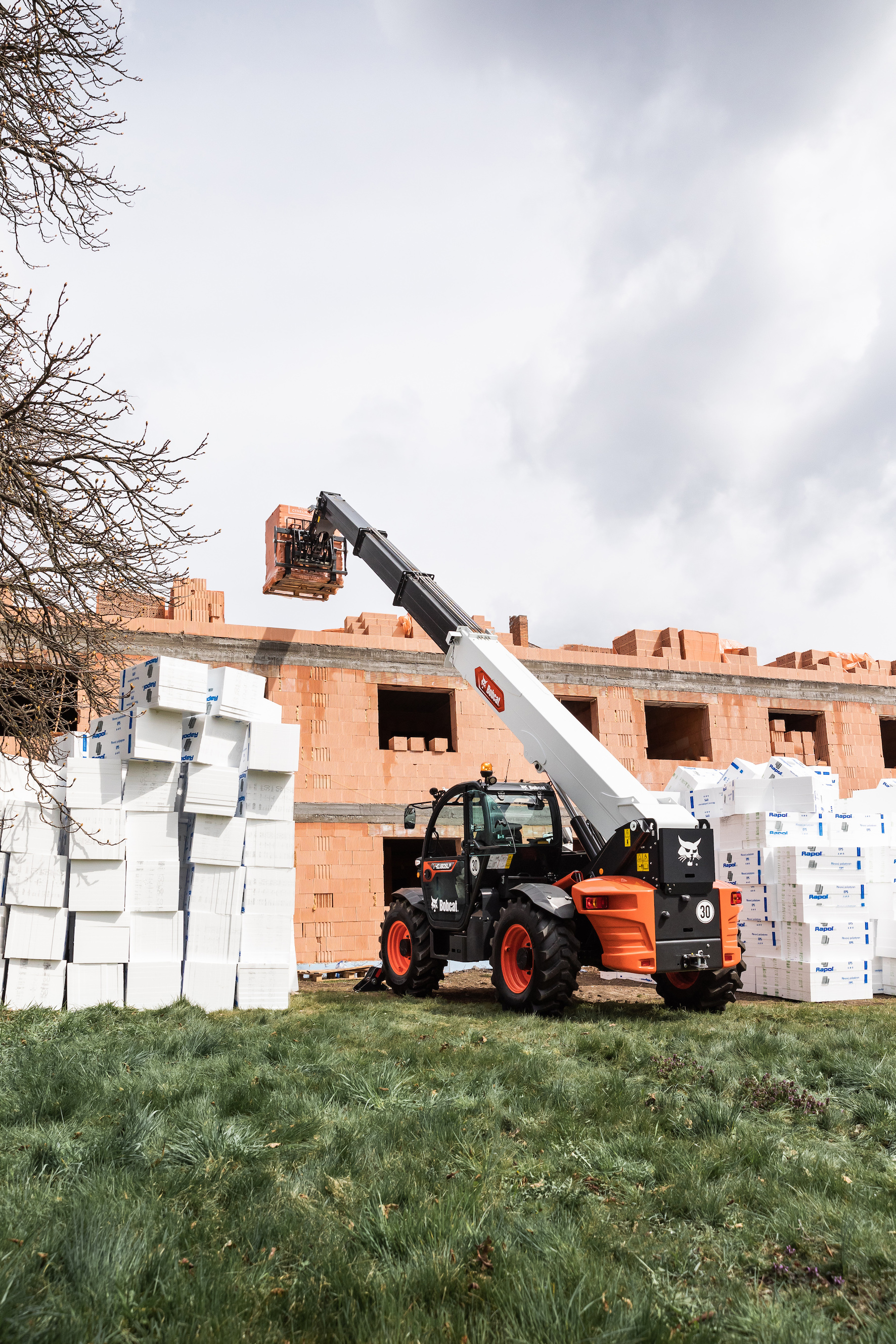 Bobcat T40.180SLP R-series-pallet forks