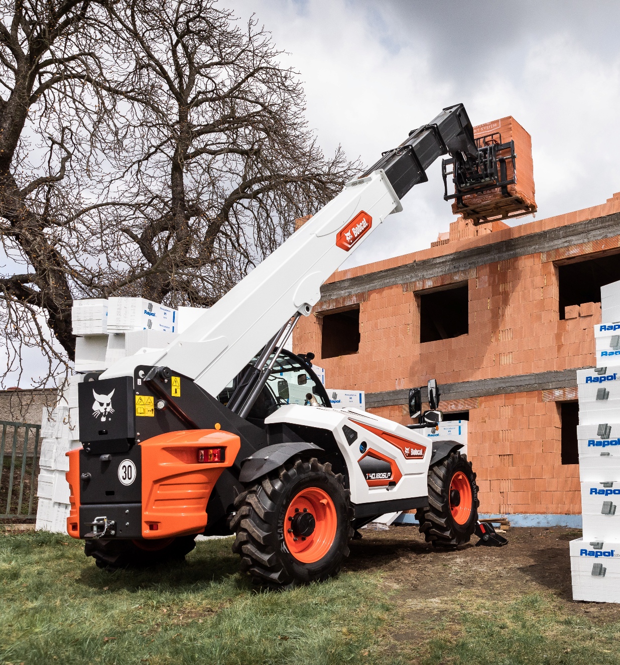 Bobcat is launching the company's new generation R-Series telehandler range. <br> Image source: Doosan Bobcat EMEA