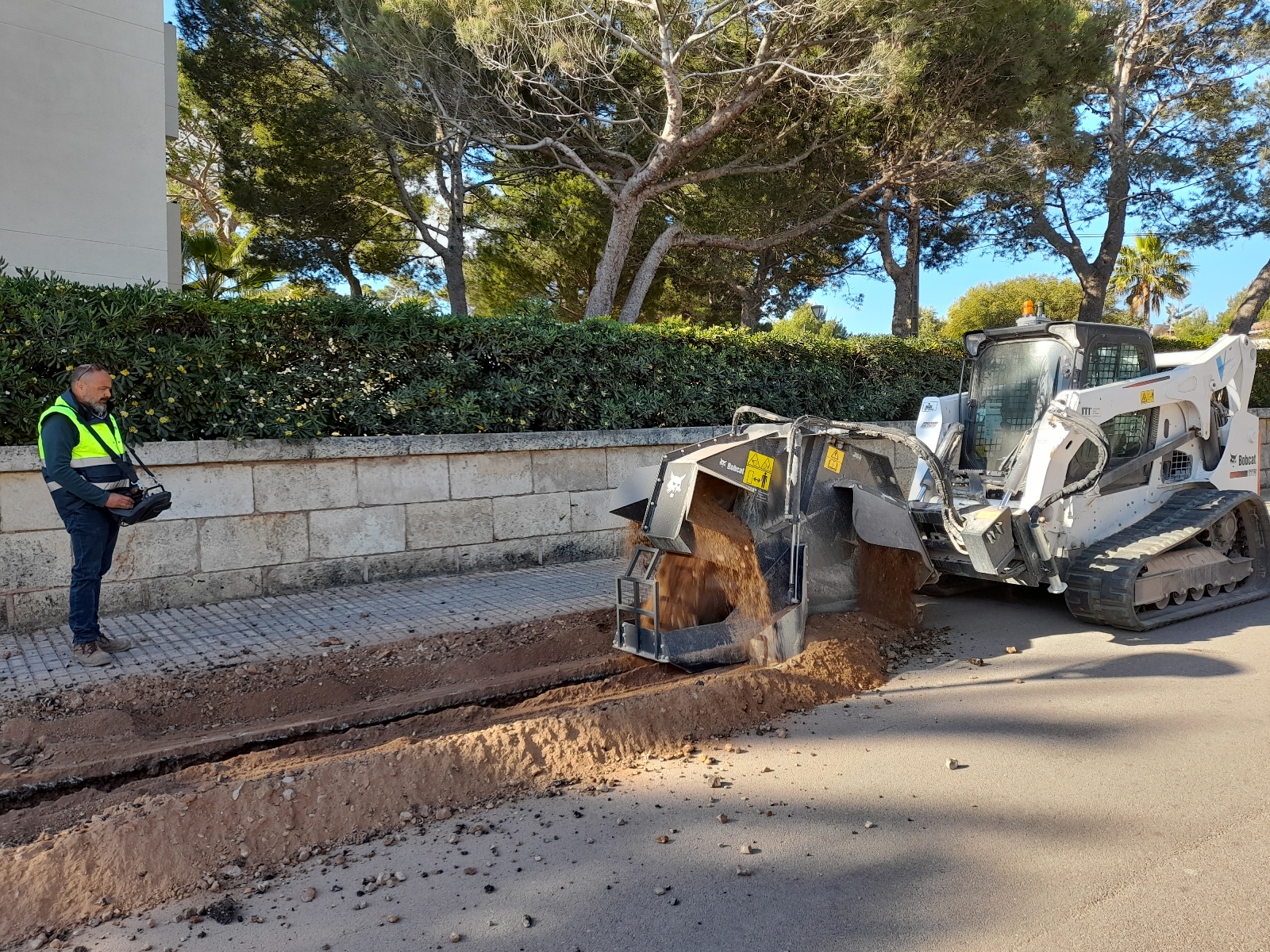 Bobcat Remote Control - A New Way of Working in Spain