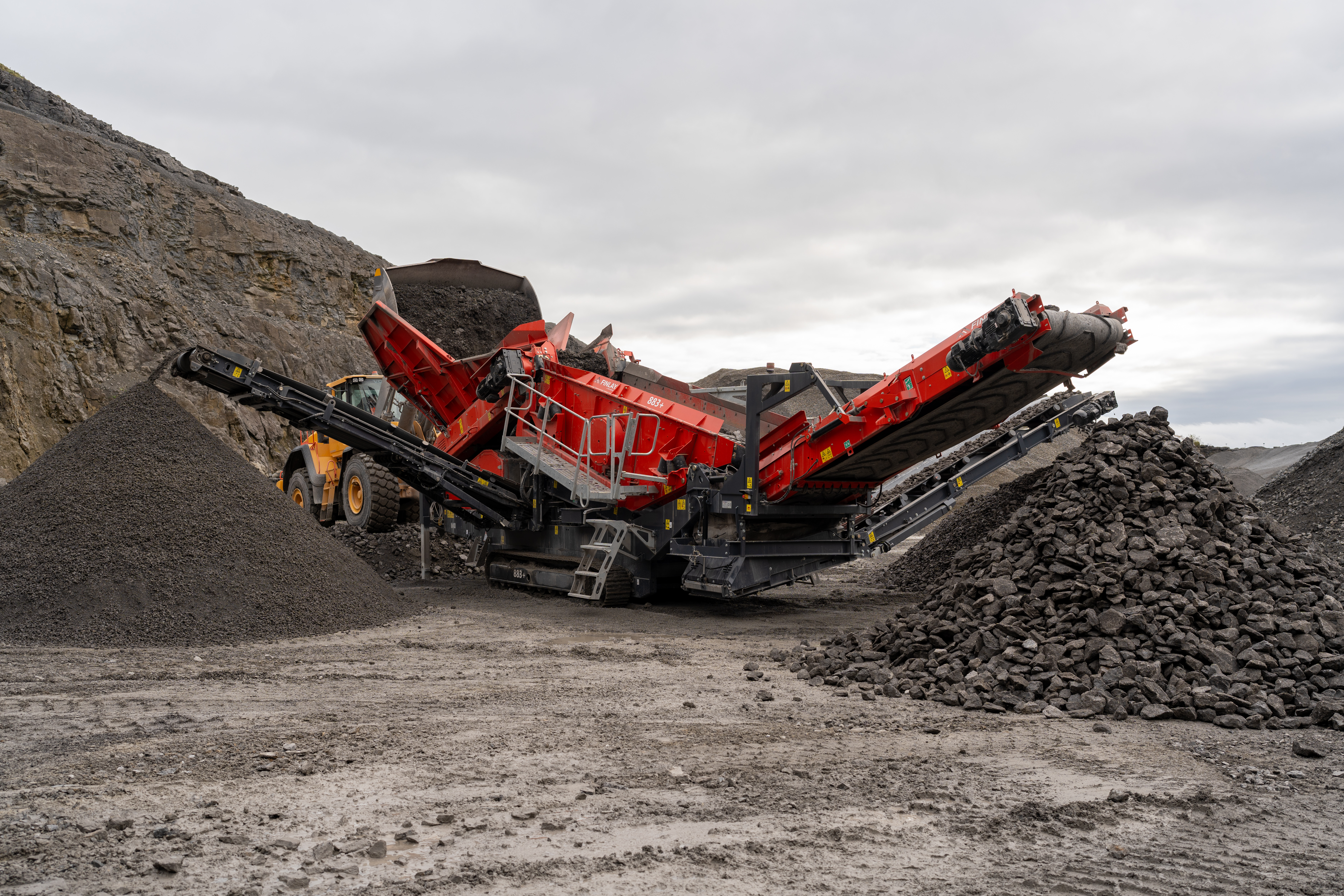 The Finlay 883+ is available in both hybrid and electric, which further enhances sustainability and lowers operating costs
