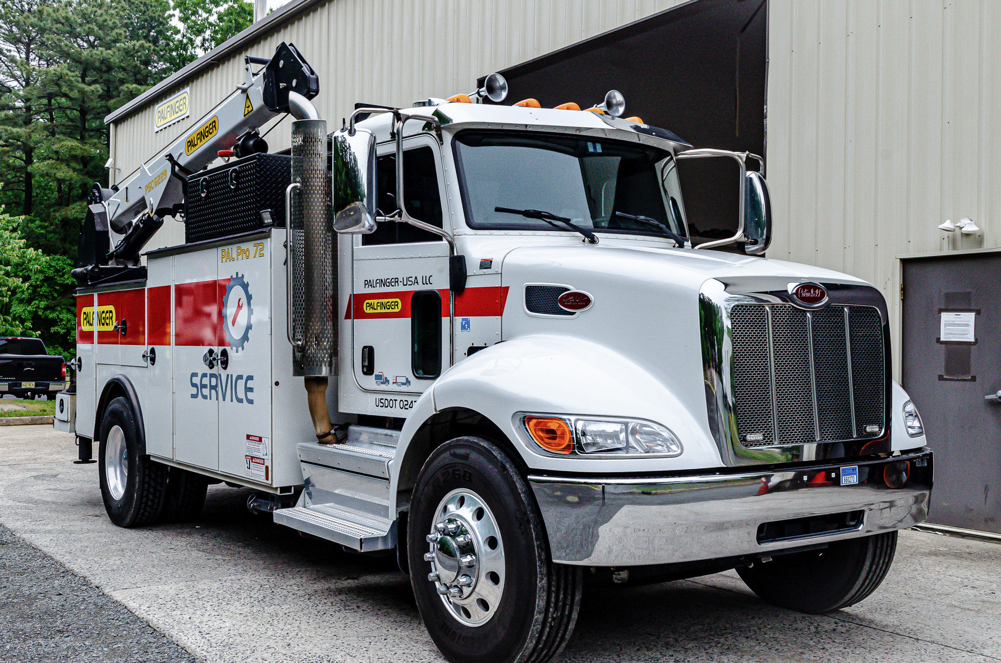 The PAL Pro Mechanics Trucks by PALFINGER