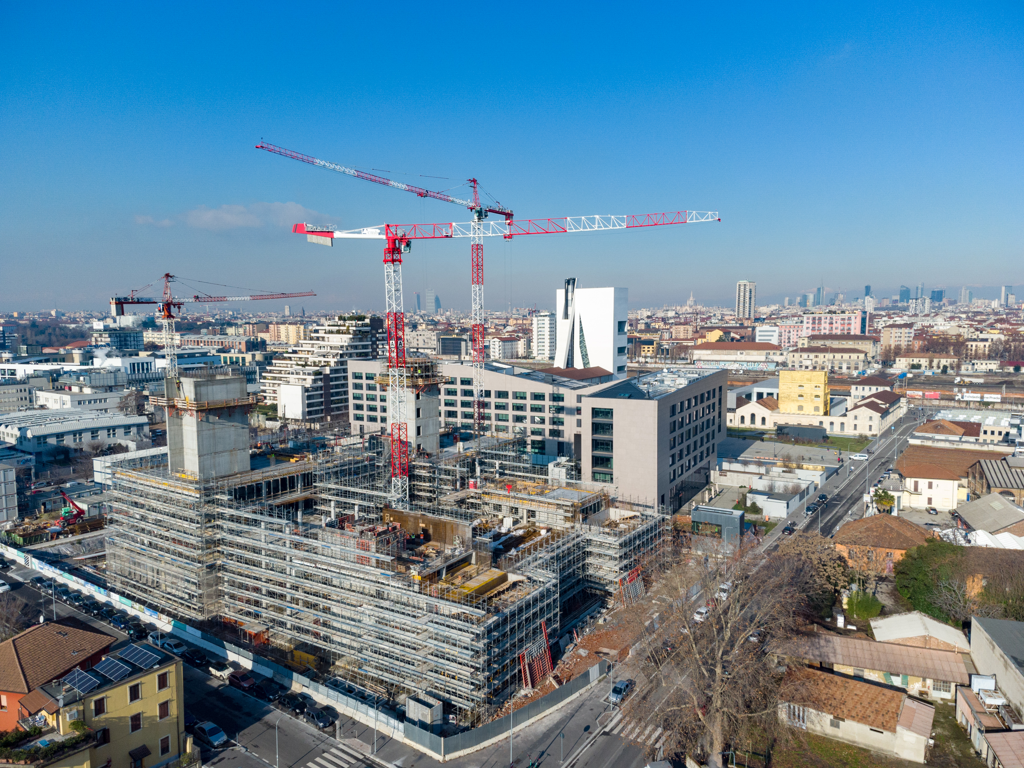Three Potain cranes deployed for Symbiosis urban regeneration project in Milan, Italy 