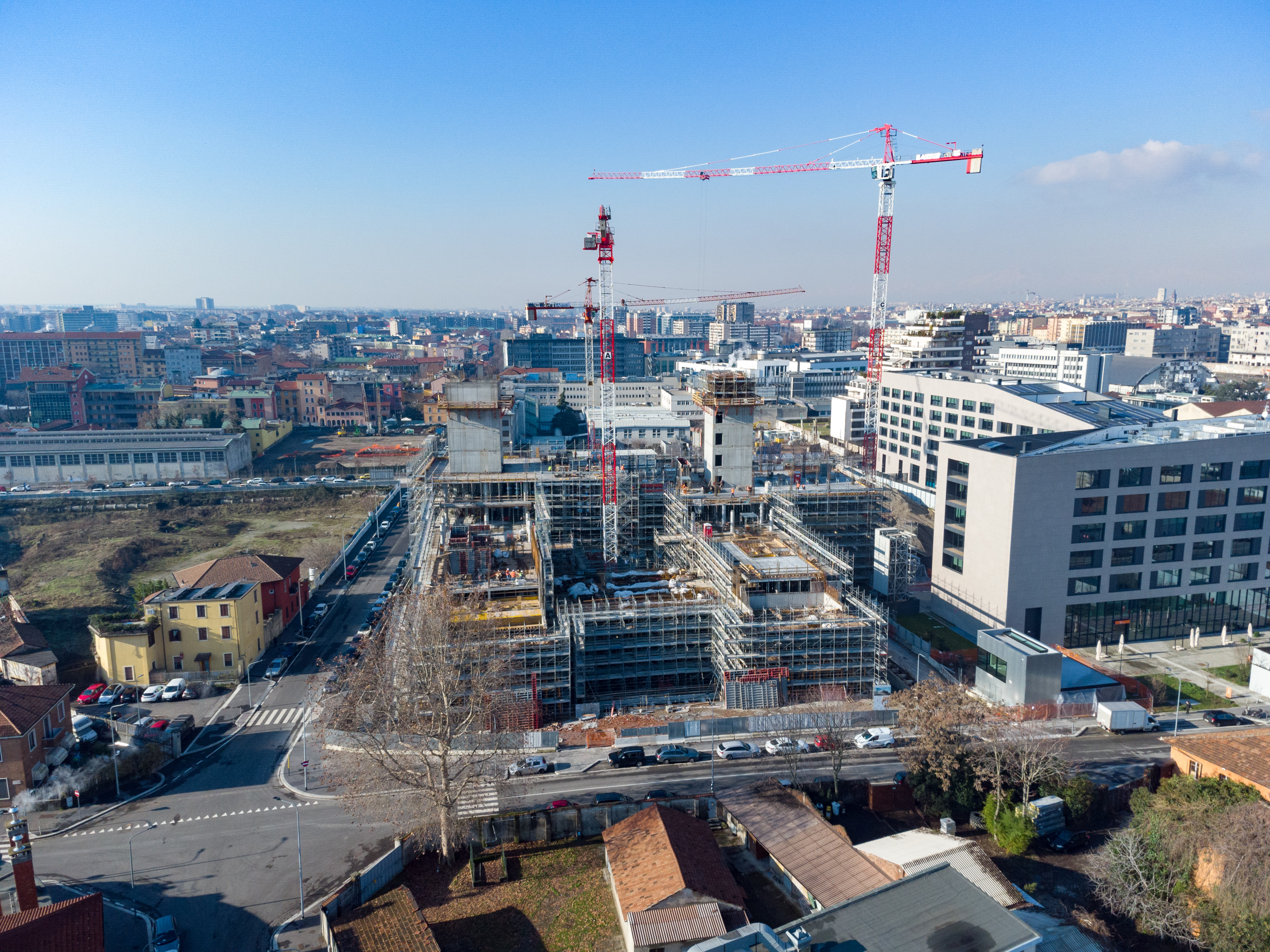 Three Potain cranes deployed for Symbiosis urban regeneration project in Milan, Italy 