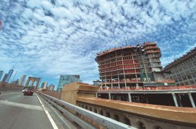 Convex Mixed‐Use Building Rises Next to The Brooklyn Bridge