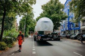 Through the heart of Berlin: 430 tonnes moved fully electrically with Goldhofer's E-PowerPack