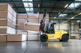 Hyster announces expanded lineup of configurable, high-capacity electric forklifts
