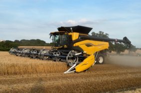 New Holland CR10