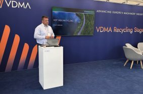 Here, on the Recycling Stage, the Kleemann application expert Frank Lebender reported on the Asphalt Recycling Loop: Milling, Processing, Mixing.