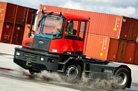 Kalmar TR618i heavy terminal tractor